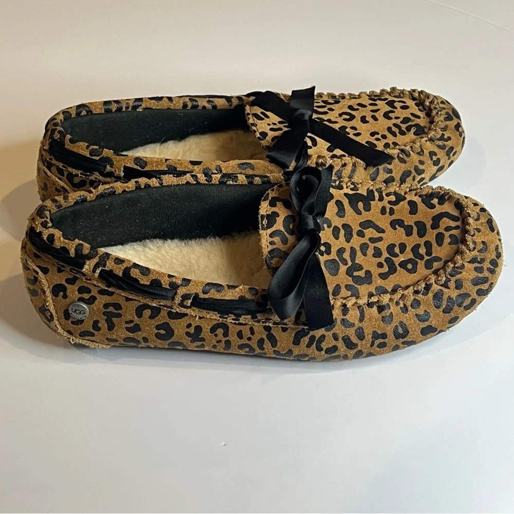 UGG Tan and Black Animal Print Moccasins Girls Size 3 (Women's 5)